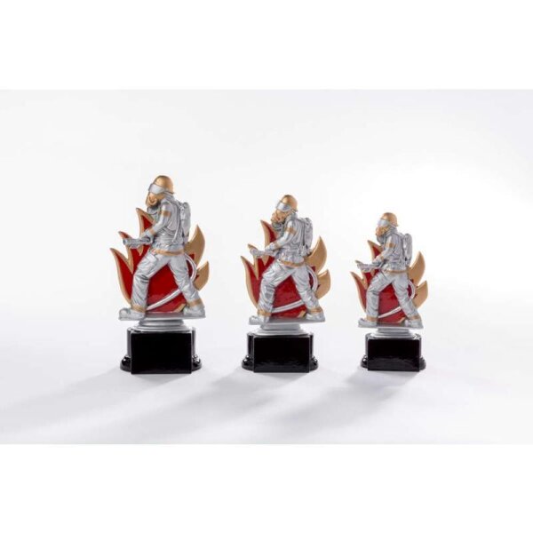 Resinfigur Feuerwehr Sinaida für Pokalserien in einheitlichem Look